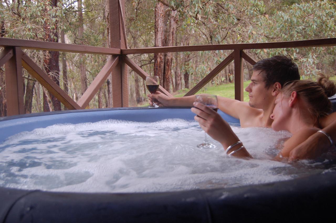 Beyonderup Falls Adult Retreat Нанъп Екстериор снимка